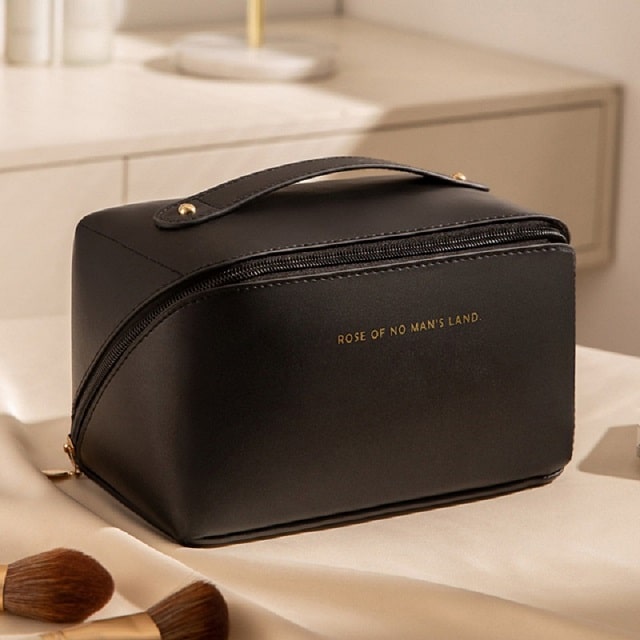NECESSAIRE IZA