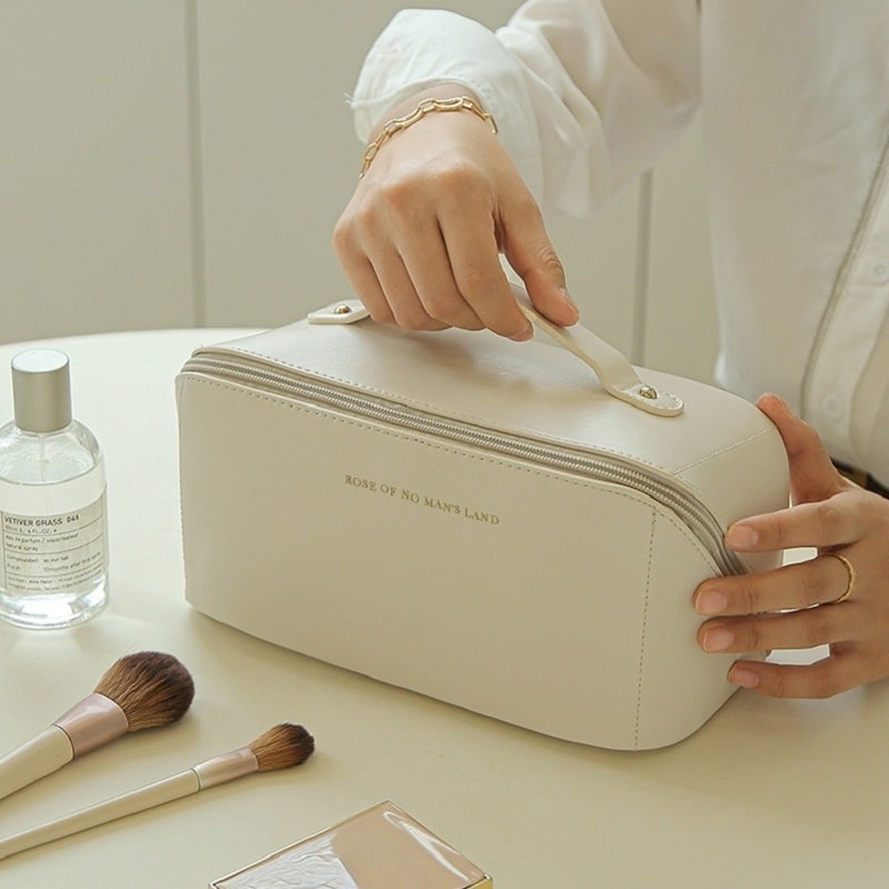 NECESSAIRE IZA