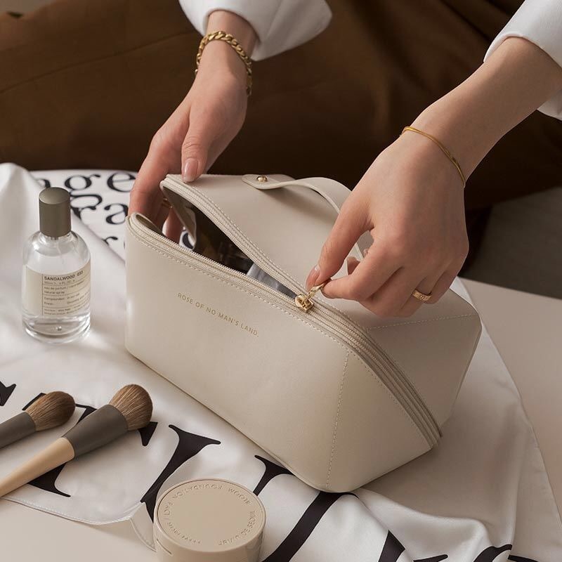 NECESSAIRE IZA