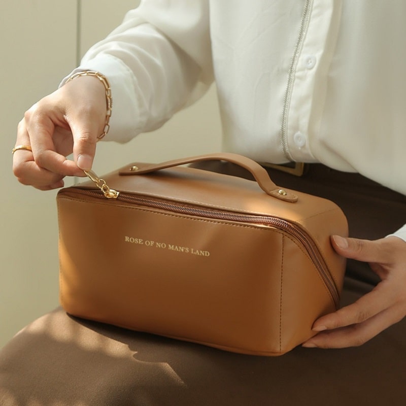 NECESSAIRE IZA